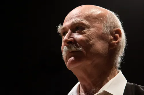 Tudor Gheorghe, internat de urgență în spital, după ce a căzut și s-a lovit la cap în hotelul în care era cazat