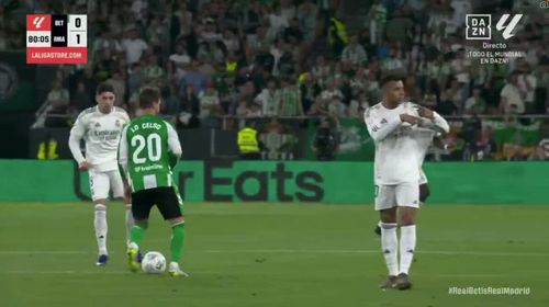 Kylian Mbappe a cerut să fie schimbat în meciul Betis - Real Madrid (1-1). Foto: Captură DAZN