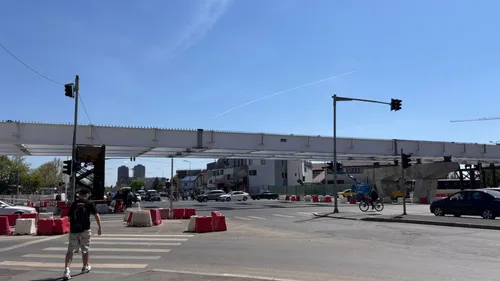 VIDEO | Cum arată tablierul de la Pasajul Apărătorii Patriei completat cu ultima secțiune. Vor urma alte lucrări la acest pod din Sectorul 4