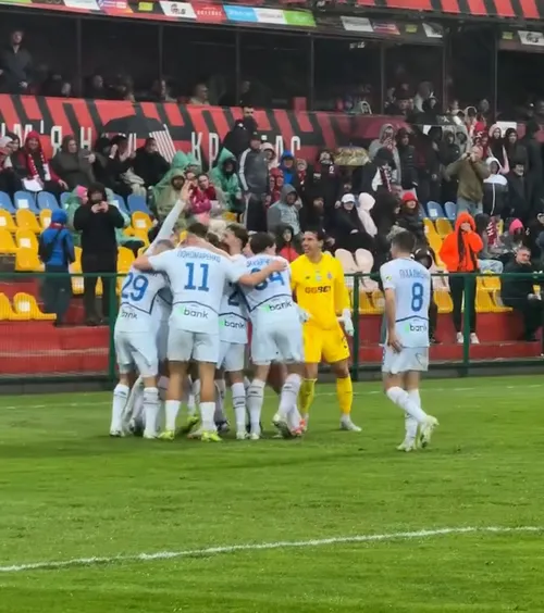 Nebunie absolută în Ucraina    FOTO+VIDEO:  Dinamo Kiev, condusă cu   1-4 la pauză, a învins cu 6-5  în deplasare!
