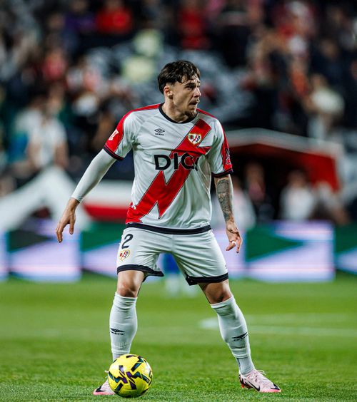 Fază bizară în La Liga     FOTO.  Arbitrul   a anulat golul  lui Rayo și a dictat penalty pentru adversari, la un fault comis de Rațiu