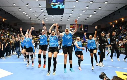 CSM București, bucurie după calificarea în Final 4-ul Ligii Campionilor (FOTO: Raed Krishan / GOLAZO.ro)