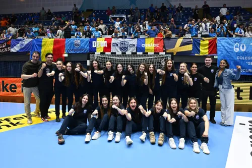 CSM București, bucurie după calificarea în Final 4-ul Ligii Campionilor (FOTO: Raed Krishan / GOLAZO.ro)