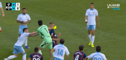 Momentul în care Esteban Andrada îi dă un pumn în față lui Jorge Pulido FOTO Captură X  (3).png