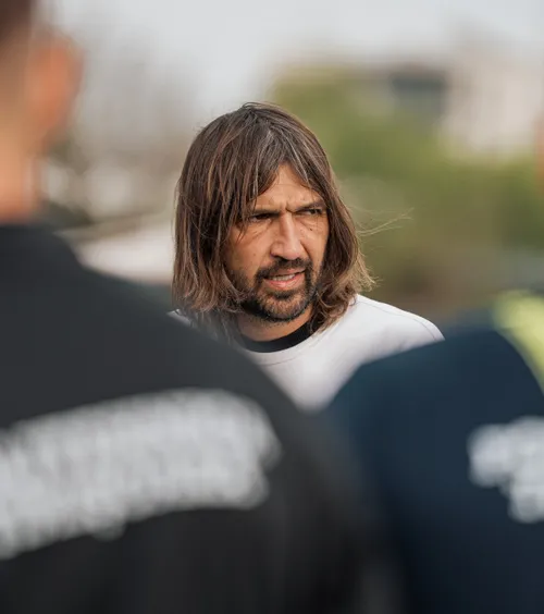 Moment șocant în Liga 3    VIDEO.    Dan Alexa a sărit la bătaie,  după ce Poli Timișoara a fost egalată în prelungiri: „Trăiri după joc”