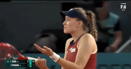 Elena Rybakina nu are încredere în sistemul electronic de linie (FOTO: captură video Tennis TV)