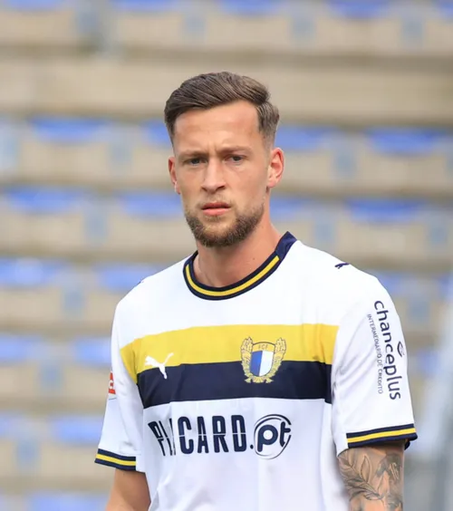 FCSB l-a pierdut  Fotbalistul dorit de MM Stoica ar fi bătut palma cu o   dublă finalistă de Liga Campionilor