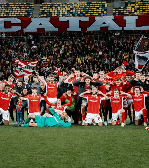 „S-a făcut dreptate”  Oficialul dinamovist explică gesturile de la poza de grup, după victoria cu Rapid: „Diferență fină între   satiră și bătaie de joc”