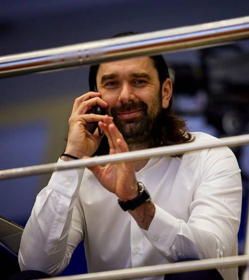 „Dacă aș fi copil, m-aș apuca de handbal”     Noul președinte al FRH,  după performanța reușită de CSM București: „Sunt emoții frumoase”