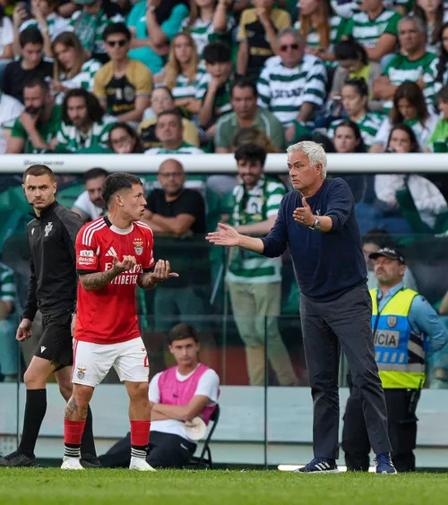 „L-aș fi aplaudat și eu”   Jose Mourinho, despre   Gianluca Prestianni , după suspendarea dictată de UEFA: „Am auzit atât de multe lucruri...” 