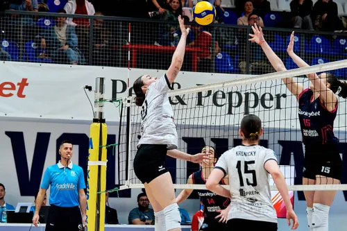 Poze de la meciul CSO Voluntari - Volei Alba Blaj, în meciul al treilea al finalei campionatului. Foto: Facebook, @Volei Alba Blaj