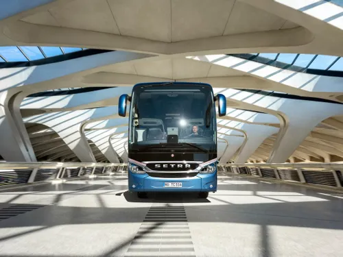 Noul autocar FCSB FOTO Setra