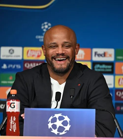 „Nu încap într-un coș de rufe”😂  Suspendat pentru meciul cu PSG, Kompany a glumit pe seama   unui moment cu Jose Mourinho  care a intrat în istoria fotbalului
