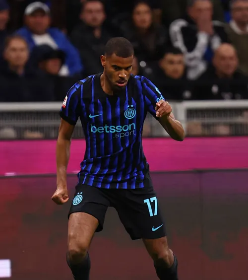 Pe picior de plecare   Cristi Chivu este   gata să renunțe  la un fotbalist transferat vara trecută: „Nu e potrivit pentru stilul său de joc” 