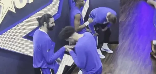 Momentul controversat cu Noah Penda și Goga Bitadze, jucători ai echipei Orlando Magic. Foto: captură X/@LegionHoops