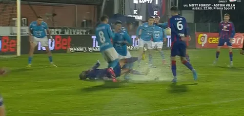 Accidentare gravă în meciul Voluntari - FC Bihor 2-1. Jucătorii au fost nevoiți să împingă ambulanța. Foto: Captură Prima Sport