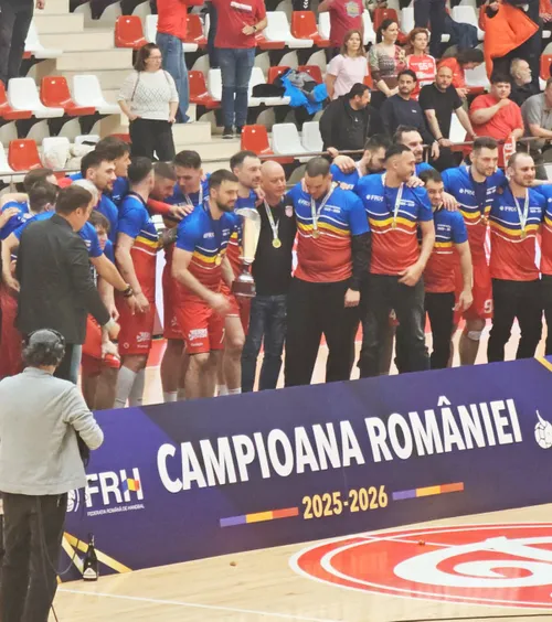 Dinamo a făcut eventul    VIDEO.     Al 10-lea titlu la rând!  PCH, absentă + 6 jucători out!