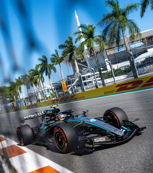 Alarmă în Formula 1    Ce se întâmplă la cursa de azi de la Miami.  FIA nu a vrut să riște anularea ei. Incident în calificări