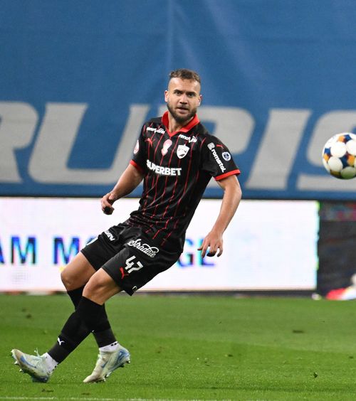 Renunță la tricoul #6  Motivul pentru care   Dinamo va retrage echipamentul  purtat cu Craiova » Câte bucăți au vândut „câinii”