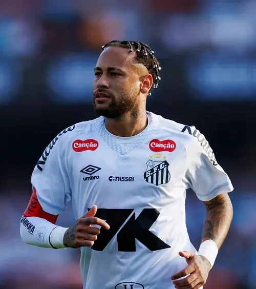 Scandal la Santos  Neymar l-ar fi pălmuit pe fiul lui Robinho » Starul brazilian   s-a enervat că juniorul l-a driblat