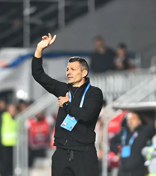 Pleacă Gâlcă de la Rapid?  Fanii   i-au cerut demisia:  „Ei strigă multe lucruri, vom vedea”