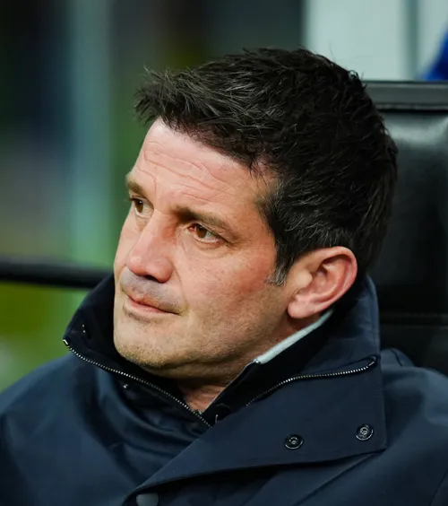 Cristi Chivu, de la Reșița la Milano  Gazzetta dello Sport dezvăluie povestea nespusă despre antrenorul lui Inter:   „Vine, depune o floare, apoi pleacă”