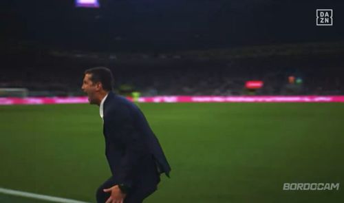 Cristi Chivu îi cere lui Davide Frattesi să se pregătească (FOTO: captură DAZN)