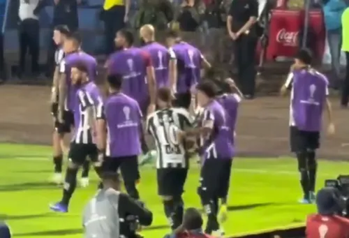 Neymar și fiul lui Robinho, după golul din Copa Sudamericana (FOTO: captură Instagram/giuaraki)