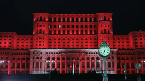 Palatul Parlamentului va fi roș-albastru diseară, în cinstea victoriei de de la Sevilla. Acum 40 de ani, Steaua București câștiga Cupei Campionilor
