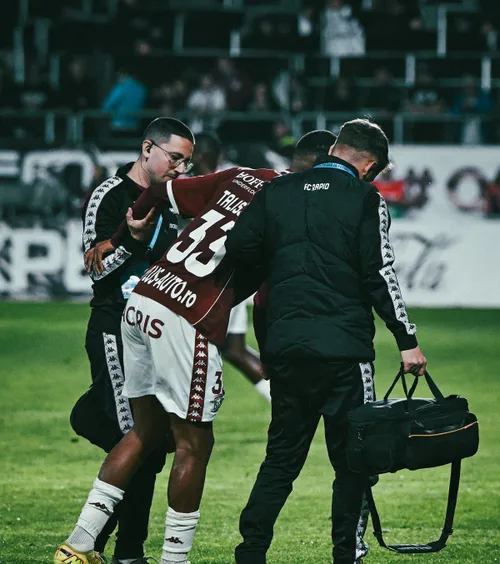 OUT pentru restul sezonului   Atacantul Rapidului   nu va mai putea juca  în ultimele meciuri din campionat » Care este motivul