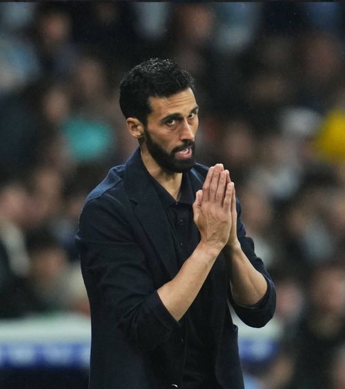 „Și-a lovit colegul cu crosa”  Arbeloa minimează bătaia din vestiarul lui Real și dă exemplu un scandal trăit ca jucător.   Ce îl înfurie: „E trădare!”