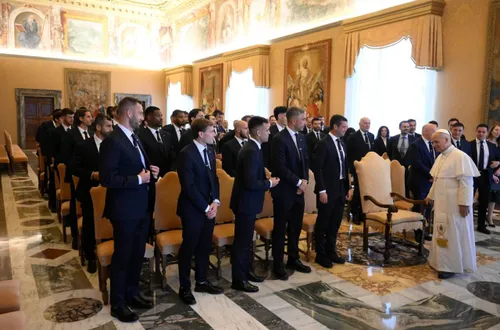 Inter, echipa antrenată de Cristi Chivu, a fost primită la Vatican, de Papa Leon al XIV-lea. FOTO: vaticannews.va