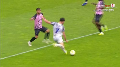 Doumtsios, gol spectaculos în meciul Chindia - Corvinul. Foto: Captură Prima Sport