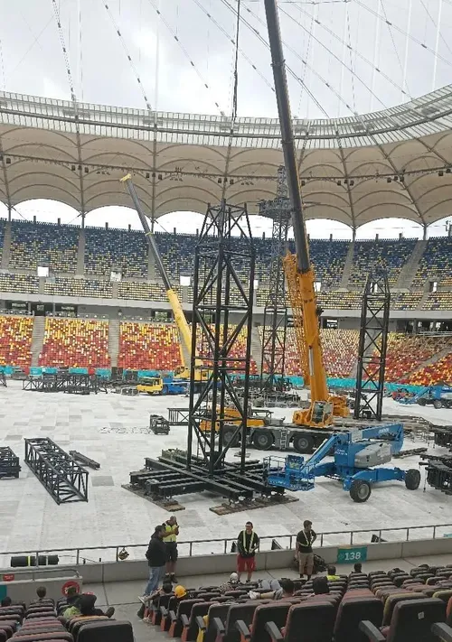 Cum arată Arena Națională    FOTO  Stadionul s-a transformat total! Tone de utilaje și schele pe gazon:   imagini din interior