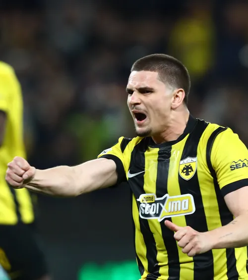 Răzvan Marin, campion cu AEK!  Primul sezon, prima performanță la Atena, sub ochii lui Gică Hagi.   Lucescu s-a predat