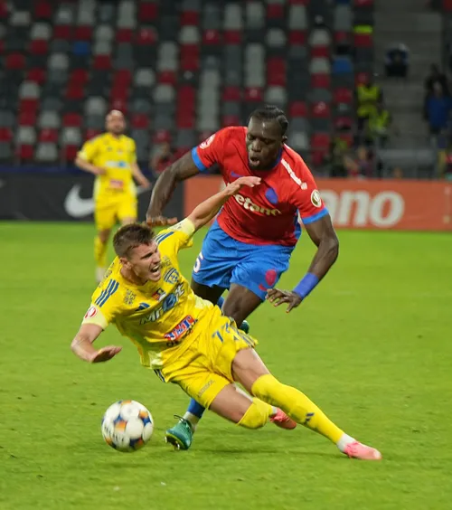 Roș-albastru de suferință  FCSB nu joacă nimic de două etape. Pe hârtie, diferență de 30 de milioane față de Slobozia.   Pe teren, zero!
