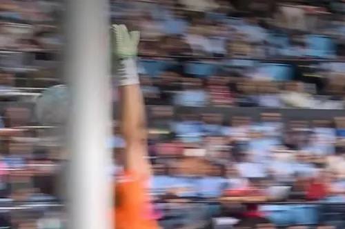 Gafa lui Radu la șutul lui Arriaga, de la 35 de metri, la Celta - Levante 2-3