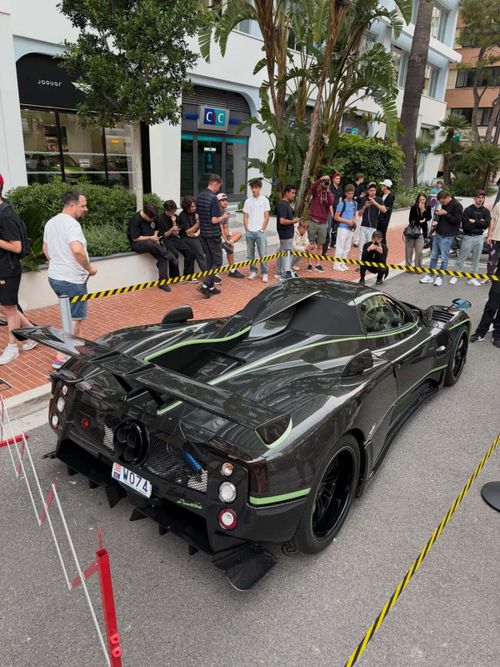 Noua mașină cumpărată de Fernando Alonso: Pagani Zonda Roadster Diamante Verde. Foto: Instagram/@ge_supercars