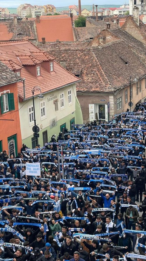 Suporterii Universității Craiova înainte de finala Cupei FOTO Vlad Nedelea (GOLAZO.ro)  (6).jpeg