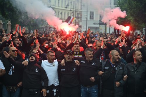 Suporterii lui U Cluj au plecat spre stadion FOTO Raed Krishan (GOLAZO (2).JPG