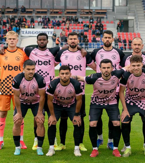 Sibiul i-a refuzat    Unde ar putea evolua Corvinul  în prima parte a sezonului din Liga 1, înainte de a se muta la Petroșani