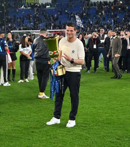 Chivu, gest fabulos    FOTO.  Ce a făcut de antrenorul lui Inter la   festivitatea de premiere  » Momentul s-a viralizat