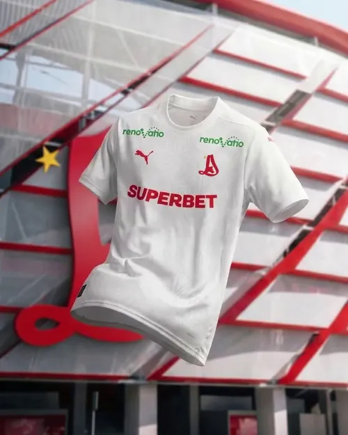 Ultrașii lui Dinamo, întâlnire cu oficialii  Ce se va întâmpla cu sigla. Peluza Sud: „Ne menținem poziția. Nu intrăm în stadion!” »   Ce vor suporterii