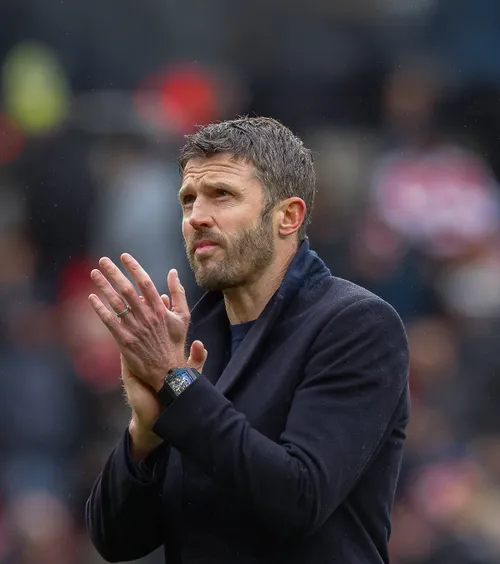 Merg pe mâna lui Carrick  Legenda lui United poate deveni antrenor permanent al „diavolilor roșii” » Detaliile   contractului pregătit  pe Old Trafford 
