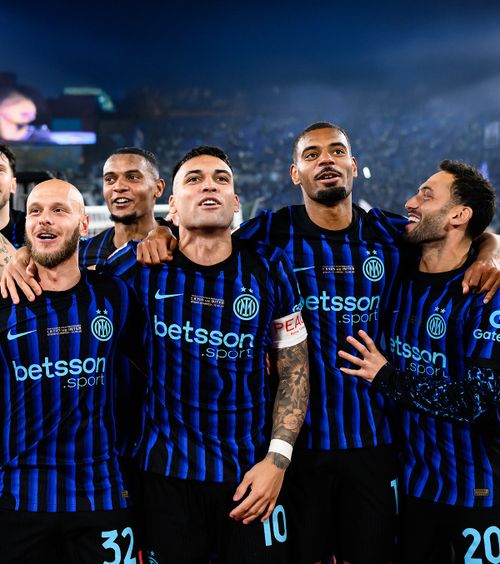 „S-au întâlnit să discute”  Unul dintre liderii lui Chivu la Inter ar putea ajunge la   marea rivală  a echipei favorite