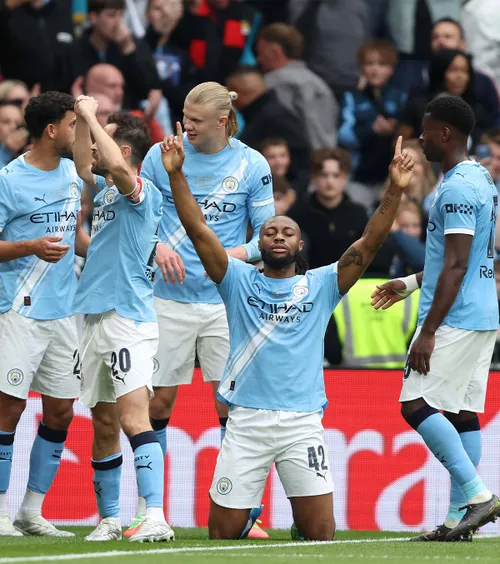 City a luat Cupa Angliei!  „Cetățenii” s-au impus în fața lui Chelsea grație unui   gol superb, cu călcâiul,  marcat de Antoine Semenyoa