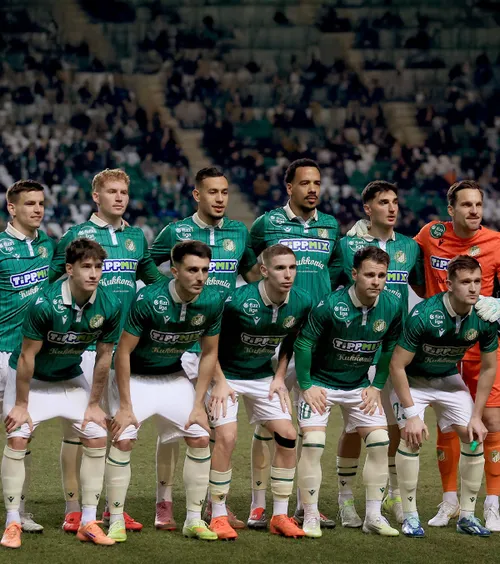 Surpriză în Ungaria   Echipa la care evoluează 4 fotbaliști români   a câștigat titlul  după 13 ani!