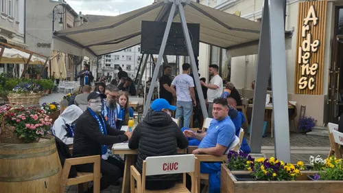 U Craiova - U Cluj (înainte de meci). Foto: Vlad Nedelea / Theodor Jumătate
