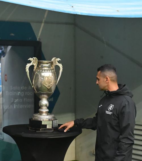 Craiova joacă tare     FOTO.     Gestul  făcut de olteni înainte de finala campionatului, cu U Cluj: ce a apărut la ieșirea pe teren