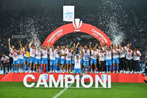Festivitatea de premiere a noii campioane: Craiova a primit medaliile pentru titlul câștigat în Superliga (foto: Raed Krishan/GOLAZO.ro)